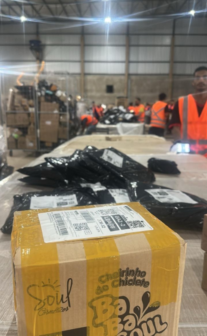 Separação de mercadorias em centro de distribuição